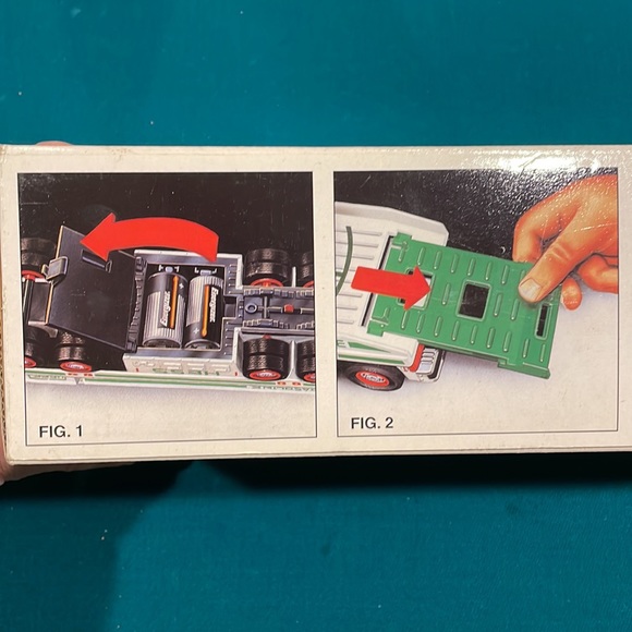 HESS 2002 TRUCK Hess oil Gasoline Toy Truck & Airplane - Picture 4 of 7